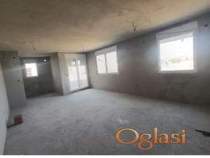 Adice odličan četvorosoban stan  u izgradnji