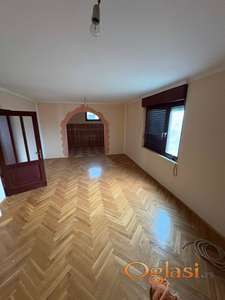 IRIG PORODICNA KUCA SA POSLOVNIM OBJEKTOM 104m2, 1046m2