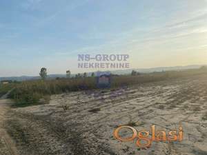 Prostran plac u Veterniku!