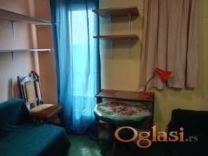 Трособан , два купатила и тоалета ,три терасе, две кухиње, три оставе