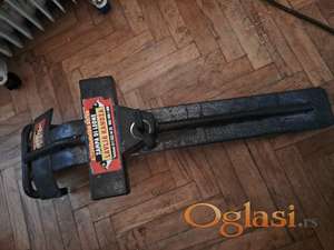 Lavlja kandža za Citroen XM 1991. 2.0. Cena 3000 dinara.