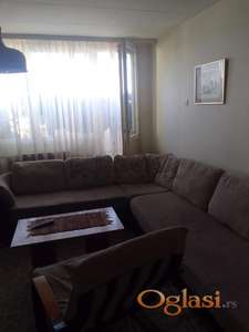 Izdaje se stan na Bulevaru Nemanjića, 60m2