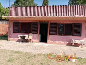 Čortanovci vikend zona Vikendicu i 70 ari placa na prodaju