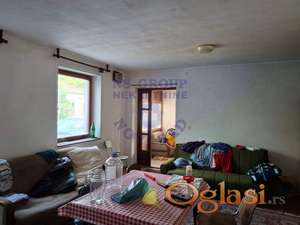 Predstavljamo Vam FENOMENALNO imanje u centru Kaća.