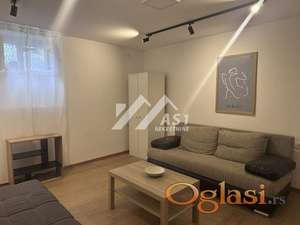 Izdajem prelep jednosoban stan u Centru !!270e sa svim troškovima ID#5286