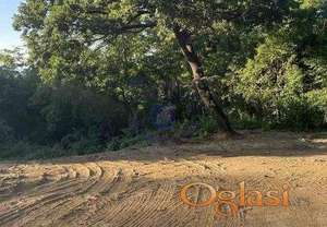 Prodaje se plac na Popovici.