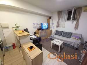 Garsonjera u mirnoj ulici na Novom Naselju