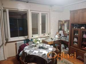 Stan sa dve spavace u ulici bez buke na odlicnoj lokaciji!  Trosoban