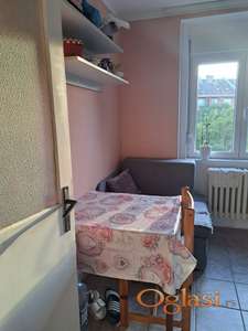 IZDAJEM jednosoban namesten stan na Staroj Detelinari