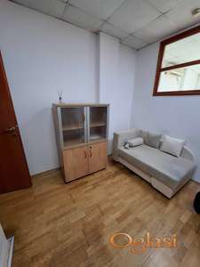 CENTAR,UKNJIZENA GARSONJERA