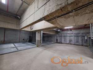 Garažno mesto 13 m2 u Dimitrija Tucovića