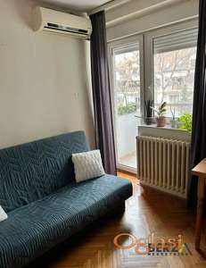  NAMEŠTENA GARSONJERA U BLIZINI FUTOŠKE PIJACE