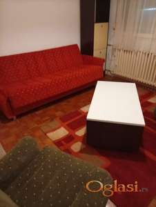 SREDJEN JEDNOSOBAN STAN KOD OKRETNICE 270E!!!