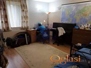 Prestižna lokacija ! Retko u ponudi