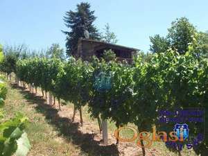 Veliki plac sa lepim pogledom