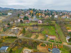 Odlican plac sa svom infrastrukturom u Sremskoj Kamenici