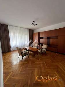 Izdajem komforan trosoban stan sa garaznim mestom u Centru !!! ID#2222
