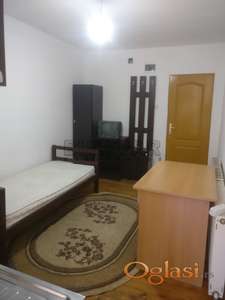 Izdaje se stan u kući sa uračunatim troškovima