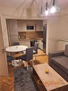 Izdajem etazu kuce 57m2 + 3 parking mesta +podrum+dvoriste