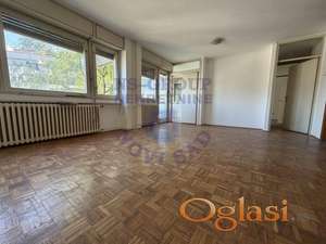 Vrhunska lokacija!! Može da bude dvoiposoban - 66m2