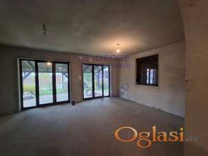 Prodaje se kuca na Miseluku