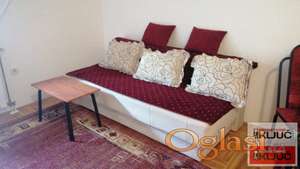 Odlicna garsonjera u blizini Spensa