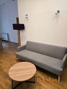 DELIMIČNO NAMEŠTEN STAN NA LIMANU 3