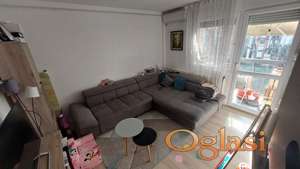 Na prodaju dvoiposoban stan od 59m² na Novom Naselju!