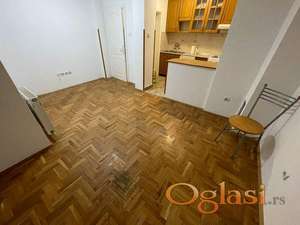 Odličan dvosoban stan na Novoj Detelinari.