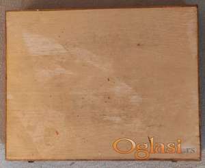 Starinska drvena kutija 32x25x4.5 cm