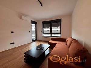 Pionir Palas, neuseljavan 2.0 stan sa garažom 60m2