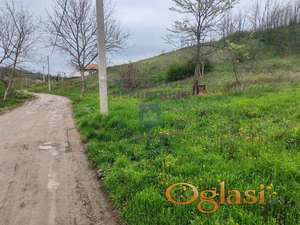 Lep plac u građevinskom području. 3000m2 sa lepim pogledom na okolinu.