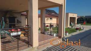 Fantastična porodična kuća u Rumenci!