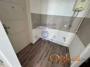 ŽELEZNIČKA STANICA - GARSONJERA