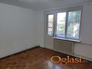 Trosoban stan u naselju Mala Amerika-Zrenjanin