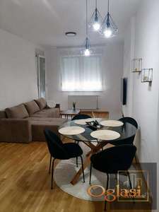 Nov dvosoban stan - Square Garden !