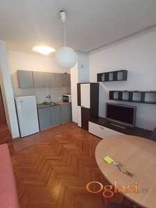 Namestena garsonjera u Pap Pavla