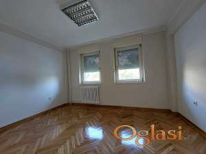 Odličan prazan stan preko puta Futoške pijace!