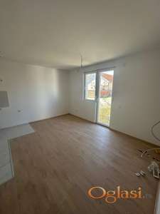 Prodaje se jednoiposoban stan! Odmah useljiv!