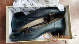 NOVE klasične crne kožne salonke marke "Elly Shoes" – Broj 40