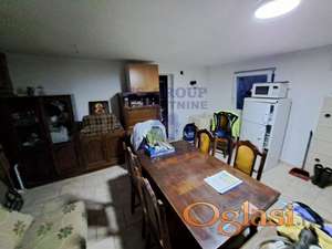 Prizemna kuca sa velikim placem u Irigu