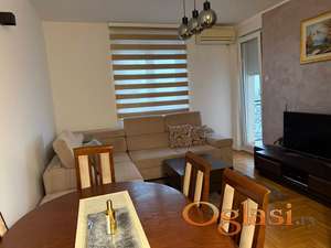 KOMPLETNO NAMEŠTEN DVOIPOSOBAN STAN NA BULEVARU EVROPE