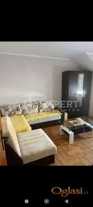 Izdaje se 1,0 stan, 32m2, V sprat, TA, odlična lokacija, Ured