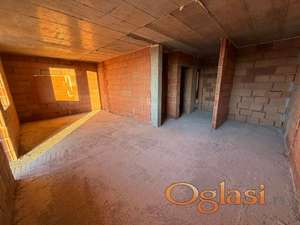 Odličan četvorosoban stan! Sa pdv-om! Veternik!