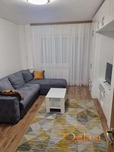 NOVO NASELJE DVOSOBAN RENOVIRAN STAN