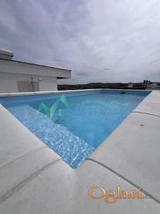 Odličan četvorosoban stan sa terasom 64 m2 i bazenom + parking - RETKO U PONUDI! 