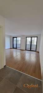 PUPINOVA PALATA TROIPOSOBAN 86M2