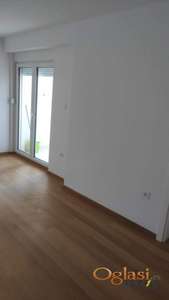  NOV, PULUNAMEŠTEN JEDNOIPOSOBAN STAN, CENTAR