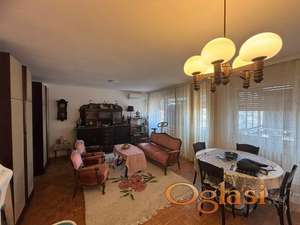 Trosoban stan kod Socijalnog ! Braće Jovandić