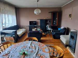 Izdaje se jednoiposoban namešten stan u kući, Kolubarska, 80m2